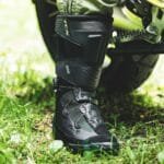 TCX Infinity 3 WP – Bottes moto imperméables homme ultra résistantes – Noir / Vert militaire